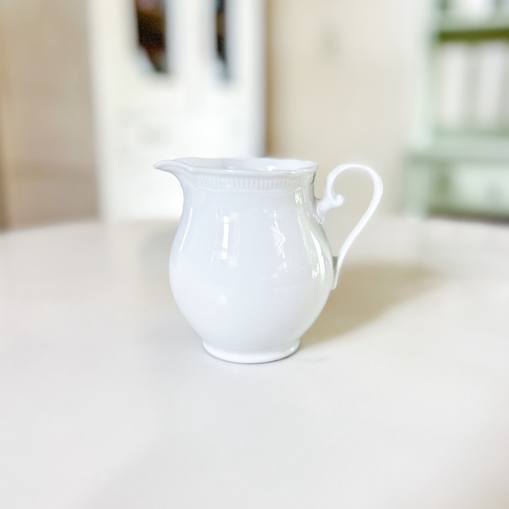 Vintage Small White Creamer 🤍